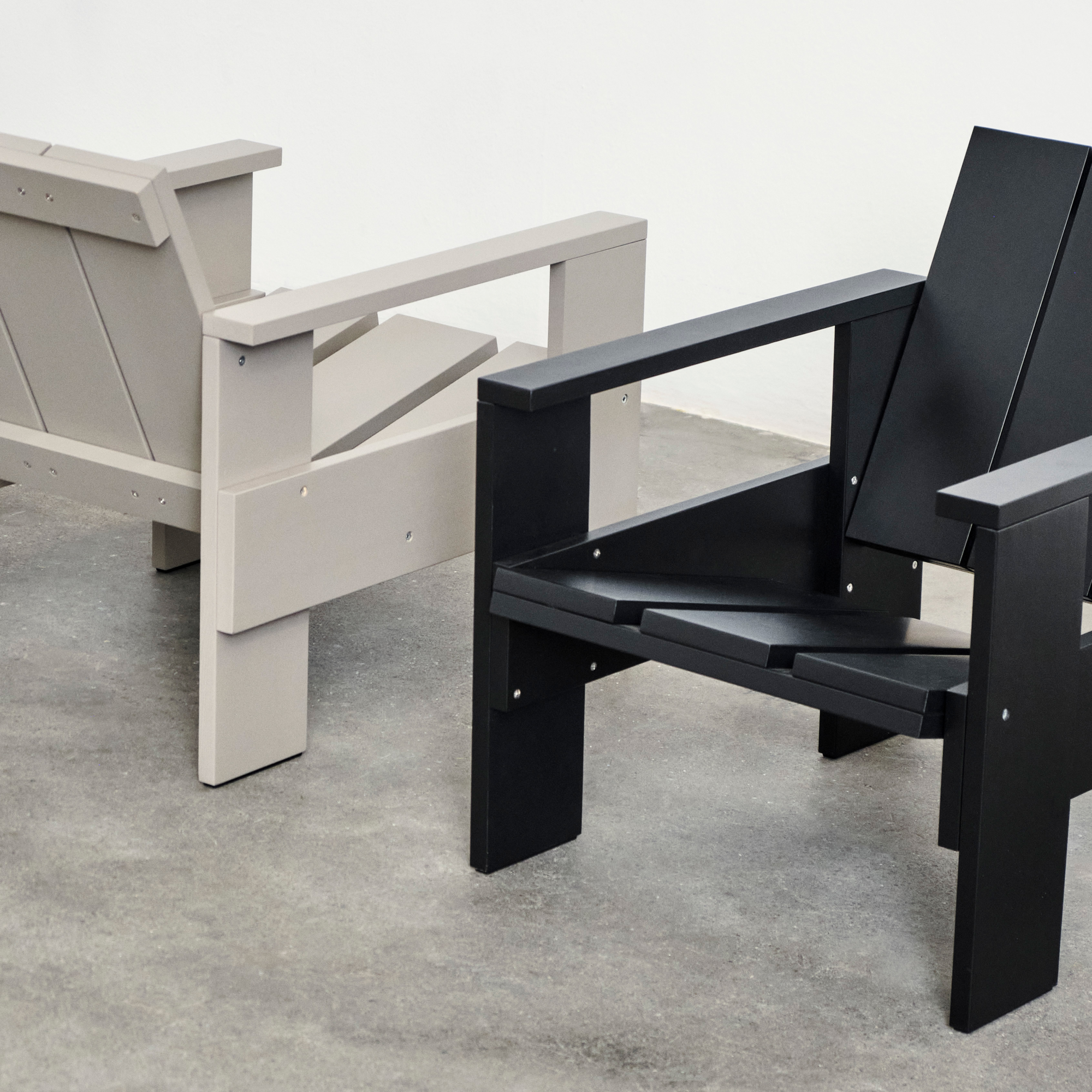 Loungestoel Crate Pinewood zwart