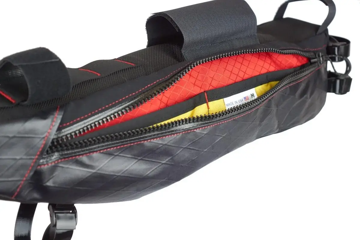 Revelate Designs Tangle EcoPac Frametas S 3.5L Zwart