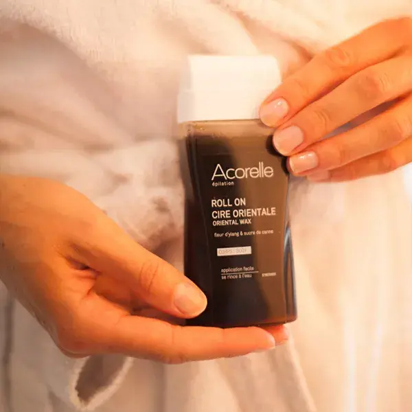 Cera depilatória roll-on orgânica oriental Acorelle 100ml