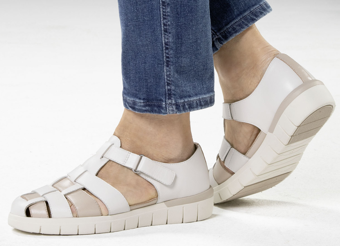 ELENA EDEN Slipper mit luftigen Durchbrüchen