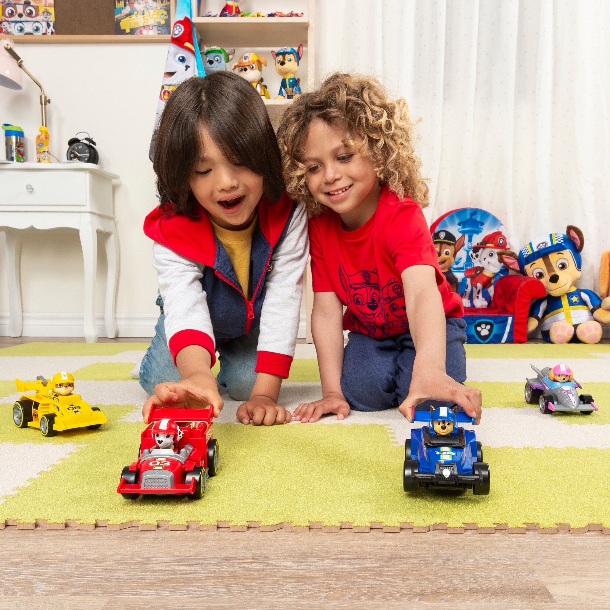 Spin Master Spielfahrzeug Spin Master - Paw Patrol - Ready, Race, Rescue, Marshalls Race & Go Deluxe Basis Fahrzeug