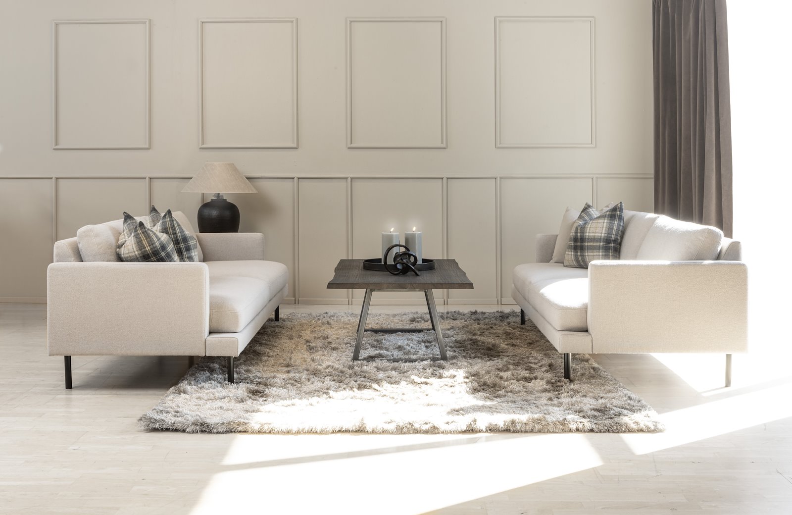 Newport 3-seter Tekstil Mia beige med sorte stålben