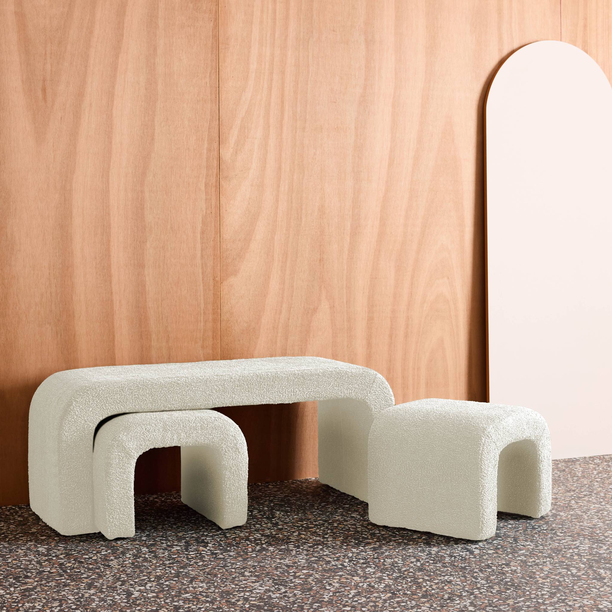sweeek - Nestbank met krukjes bouclé