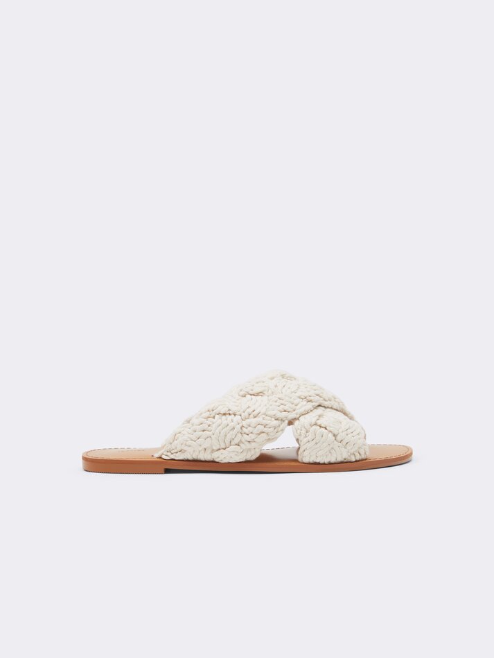 Sandália trançada com tiras cruzadas - Branco-creme