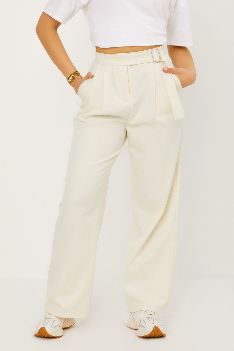 Pantalon tailleur pour mariage à ceinturé écru