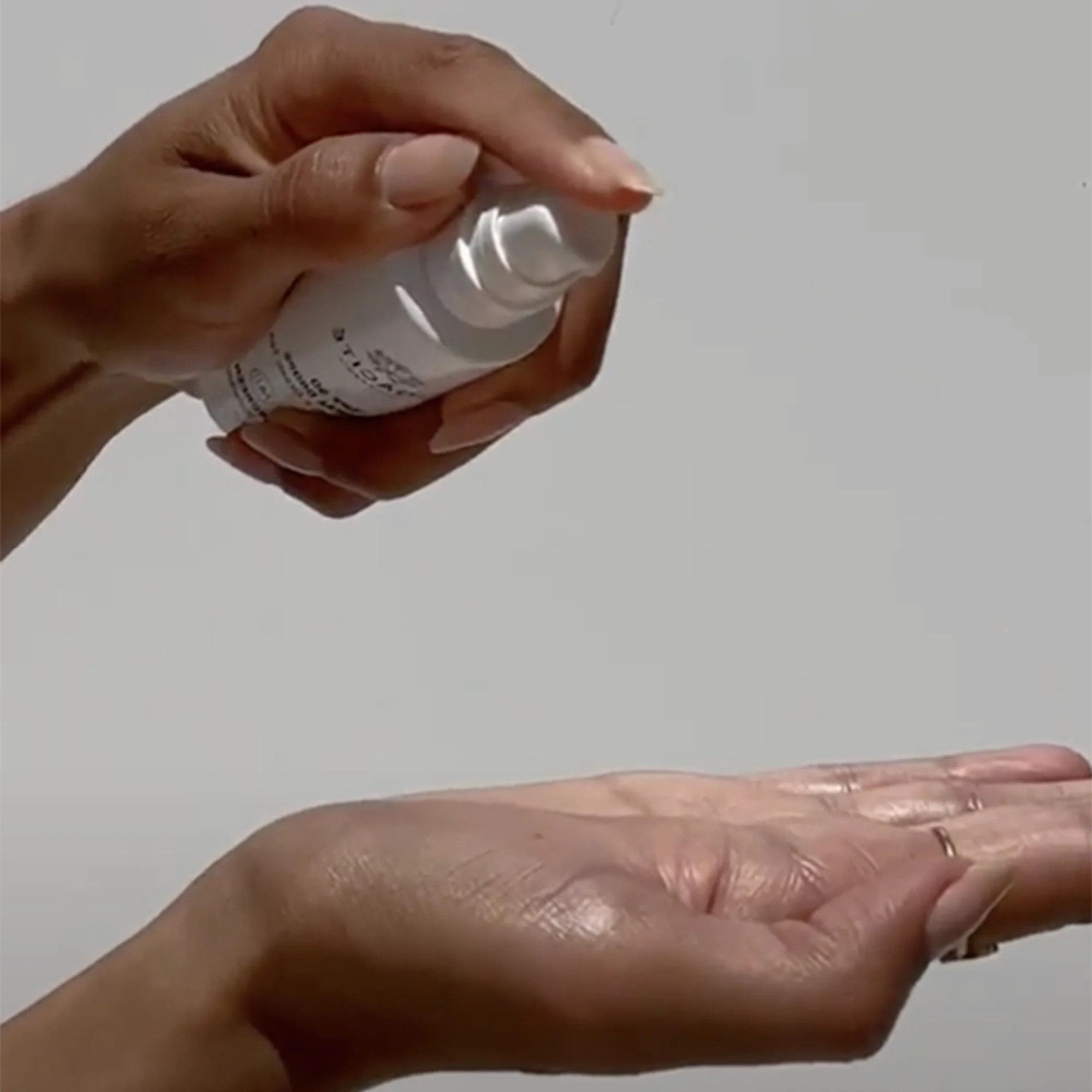 Odacité SPF50 Mineral Drops Niacinamide + Green Tea Écran Solaire Invisible