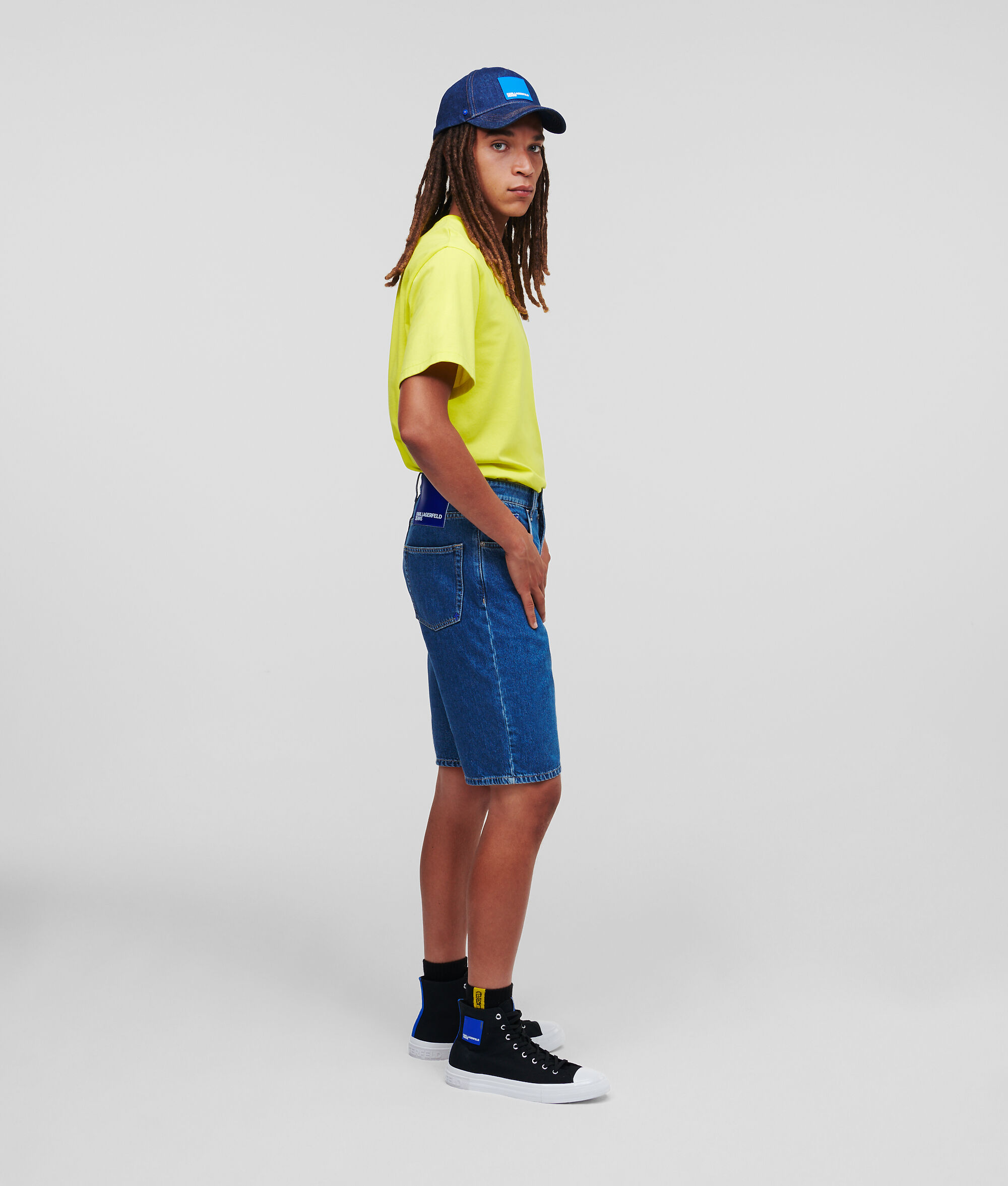 SHORT EN JEAN DÉCONTRACTÉ KLJ