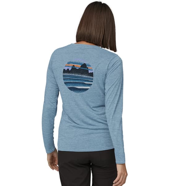 T-shirt randonnée PATAGONIA W'S L/S CAP COOL DAILY GRAPHIC SHIRT SKYLINE STENCIL: STEAM BLUE X-DYE