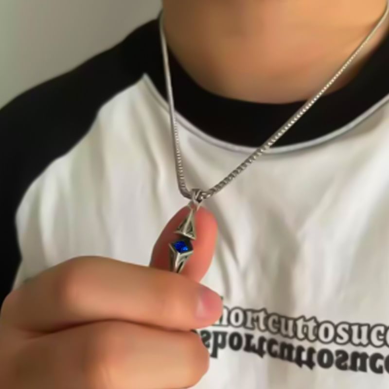 Malikasa - Bijpassende ketting met geometrische hanger en strass steentjes