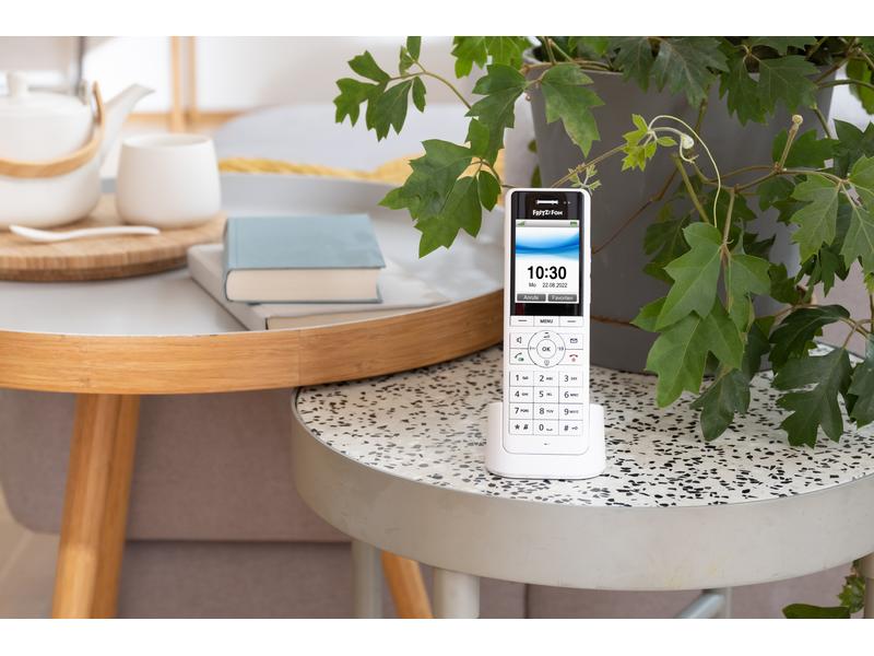 AVM Mobilteil FRITZ!Fon X6 Weiss Das Multitalent für Telefonie und Smart Home