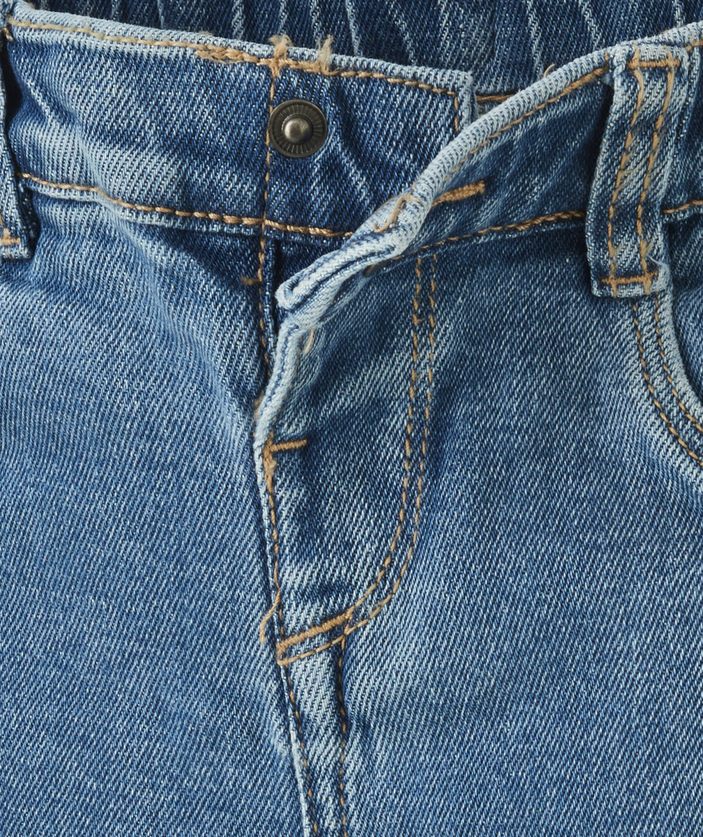 PANTALON DROIT EN DENIM BÉBÉ GARÇON AVEC PATCH BRODÉ