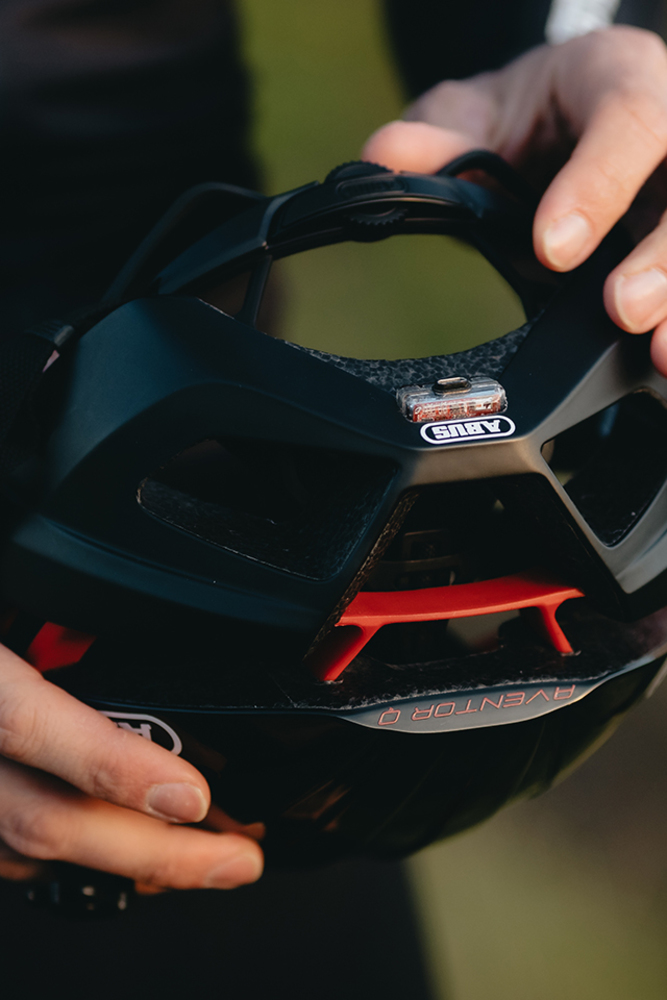 Abus Aventor QUIN cykelhjelm Velvet Black