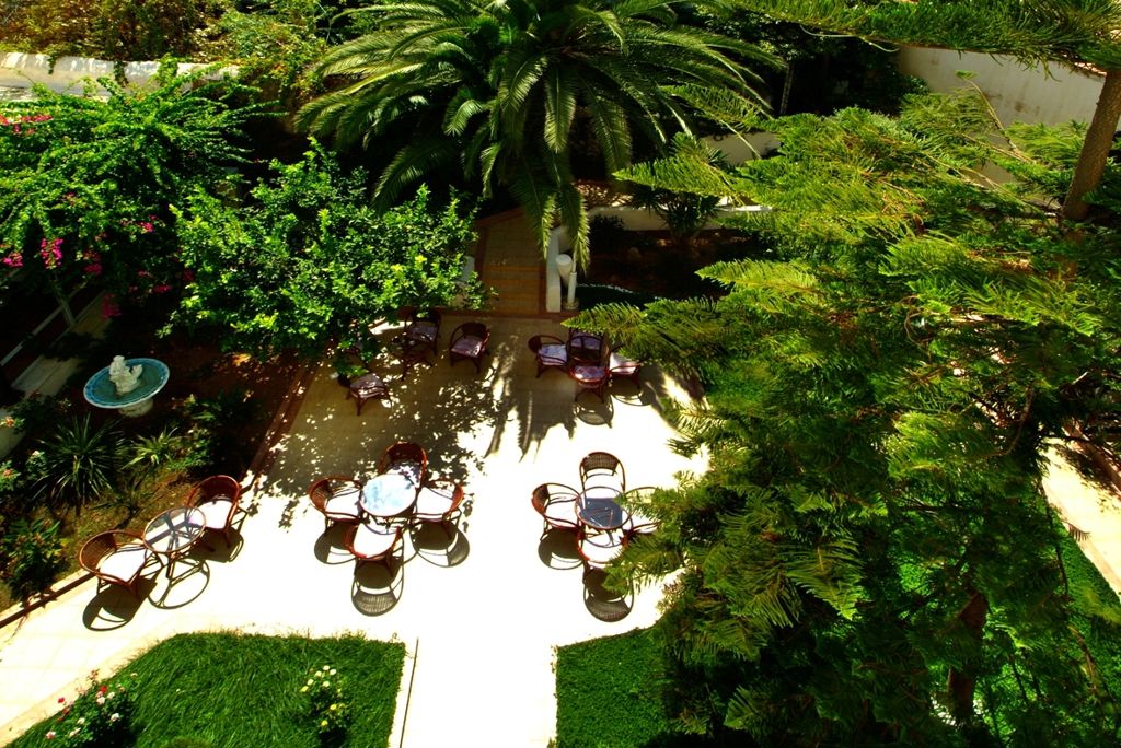 Achillion Palace Logies en ontbijt - Hotel