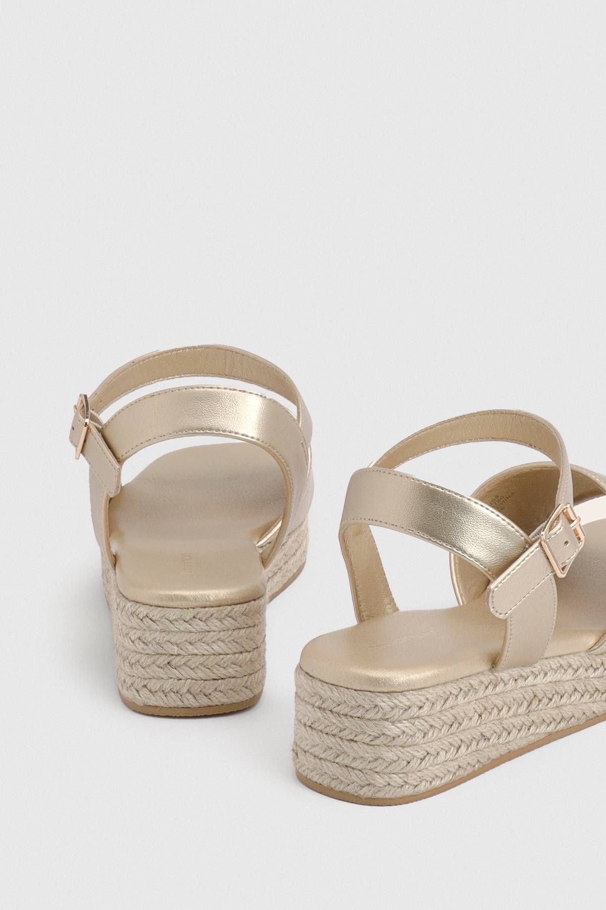 boohoo Sandales Compensées Plateforme À 2 Brides Coupe Extra Large