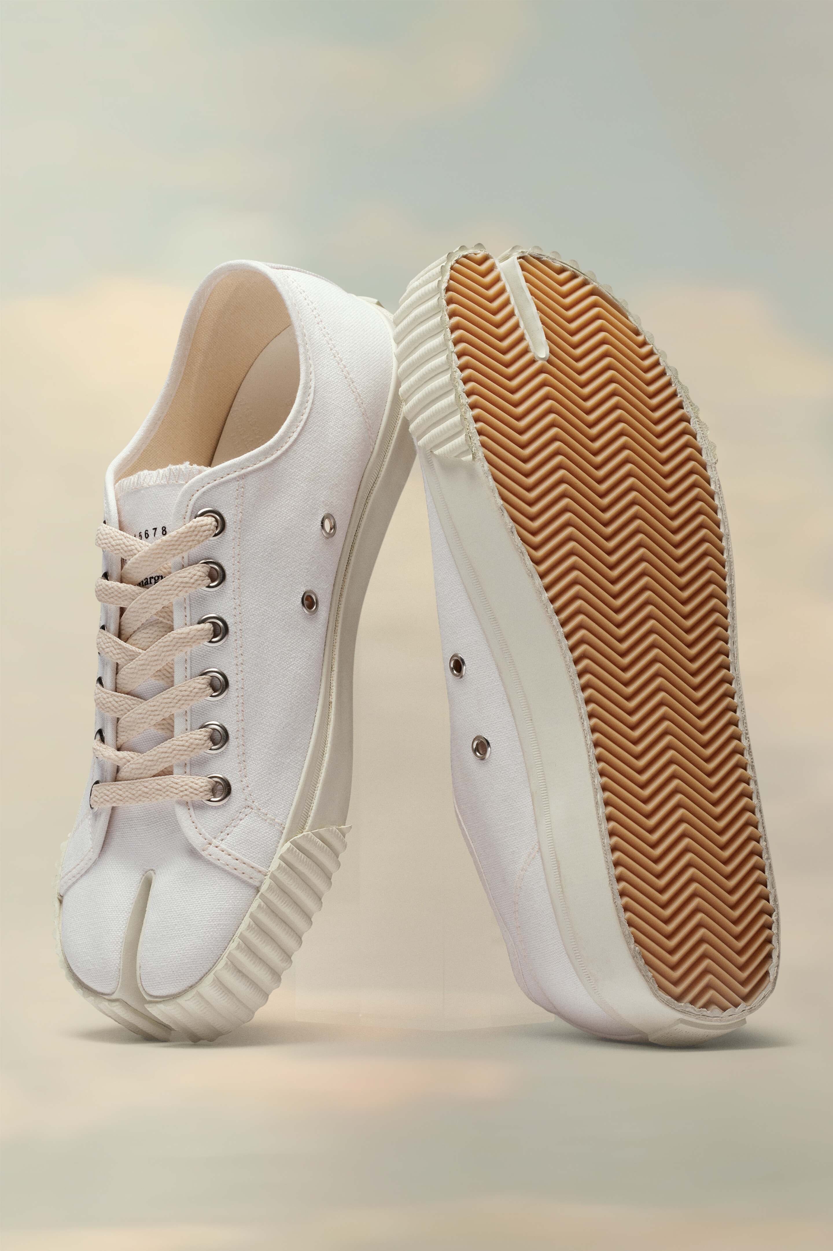 Sneakers Tabi blancs en coton pour femme Blanc