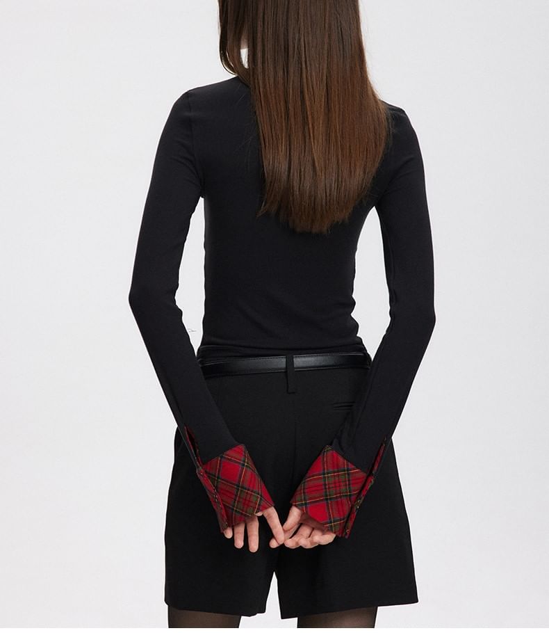 Rosesand - Slim-fit gebreide top met lange mouwen en halve knopen en geruit paneel