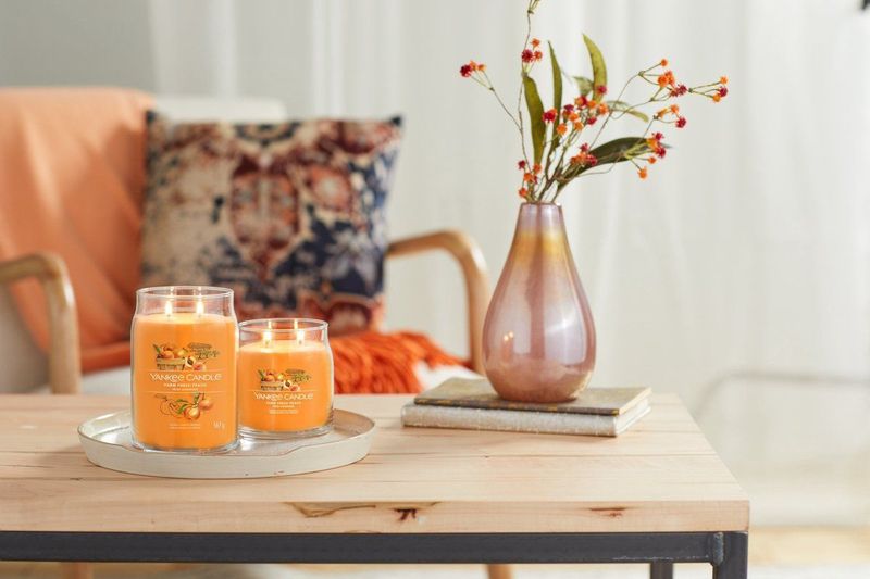 Yankee Candle - Farm Fresh Peach Signature Large Jar