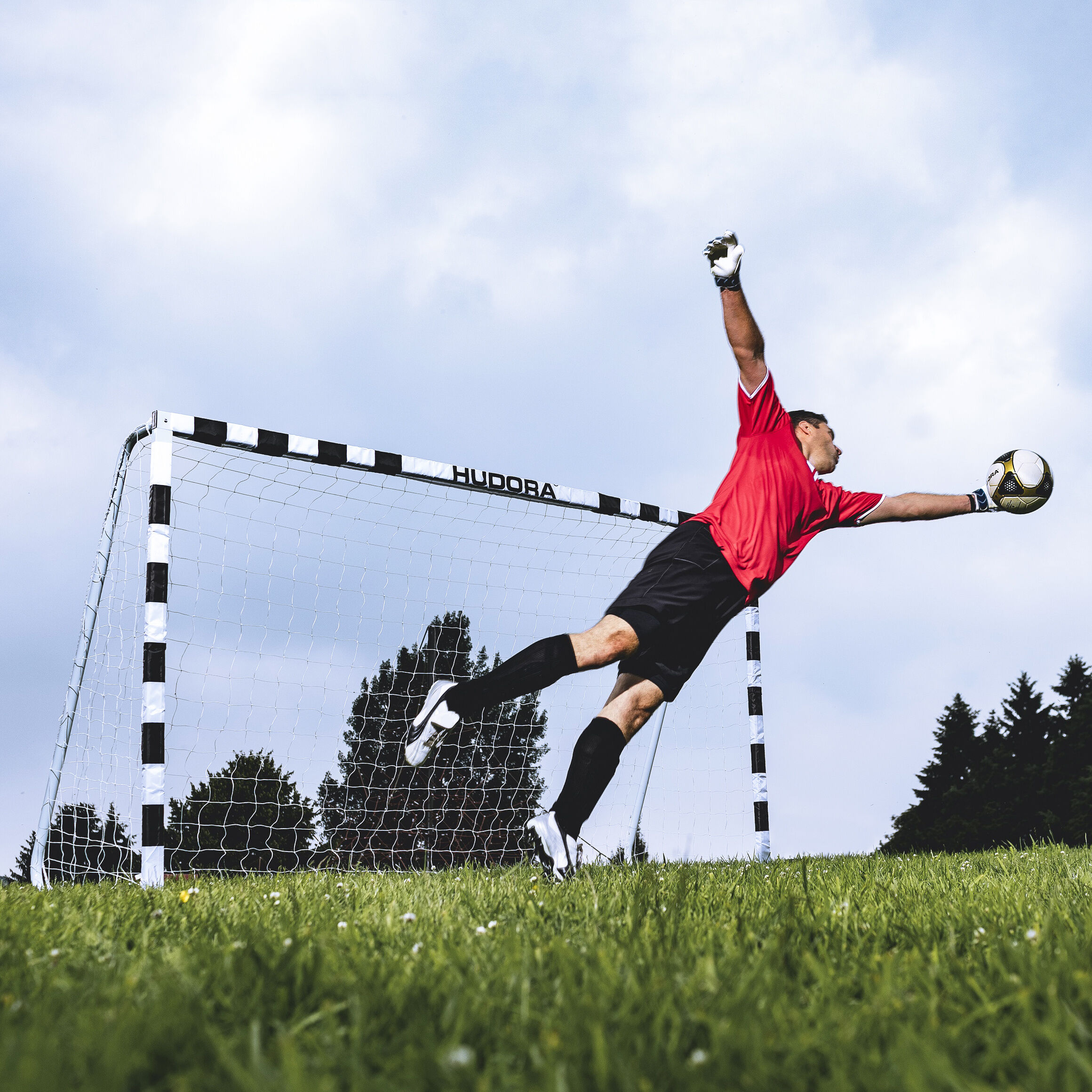 Fussballtor Hudora für den Garten