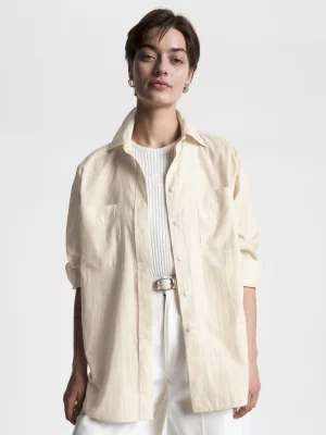 Camisa oversized com bolso de voile
