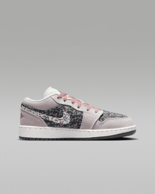 Air Jordan 1 Low SE Older Kids' Shoes