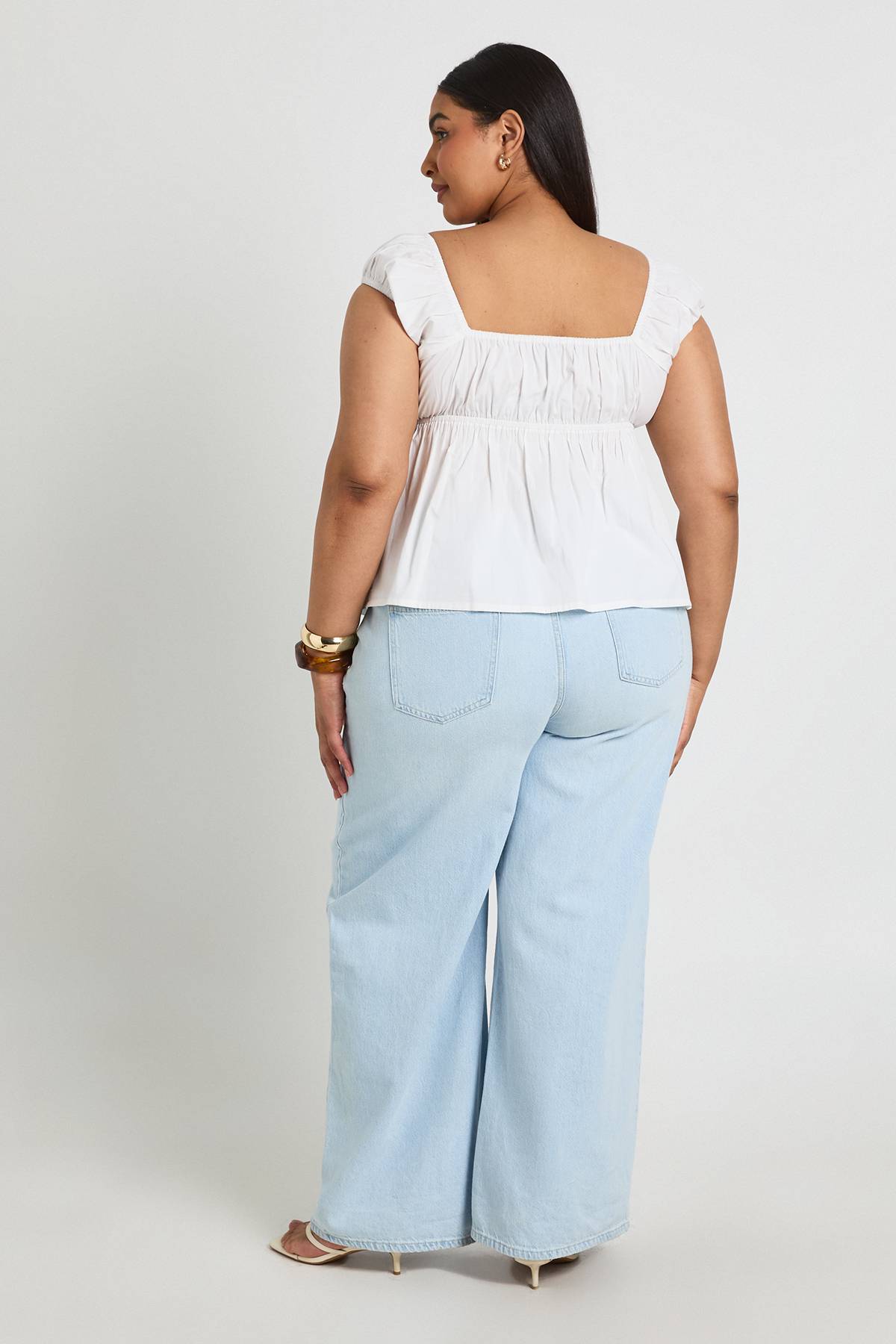 boohoo Haut Péplum À Détail De Nœud À Volants Étagés Grande Taille