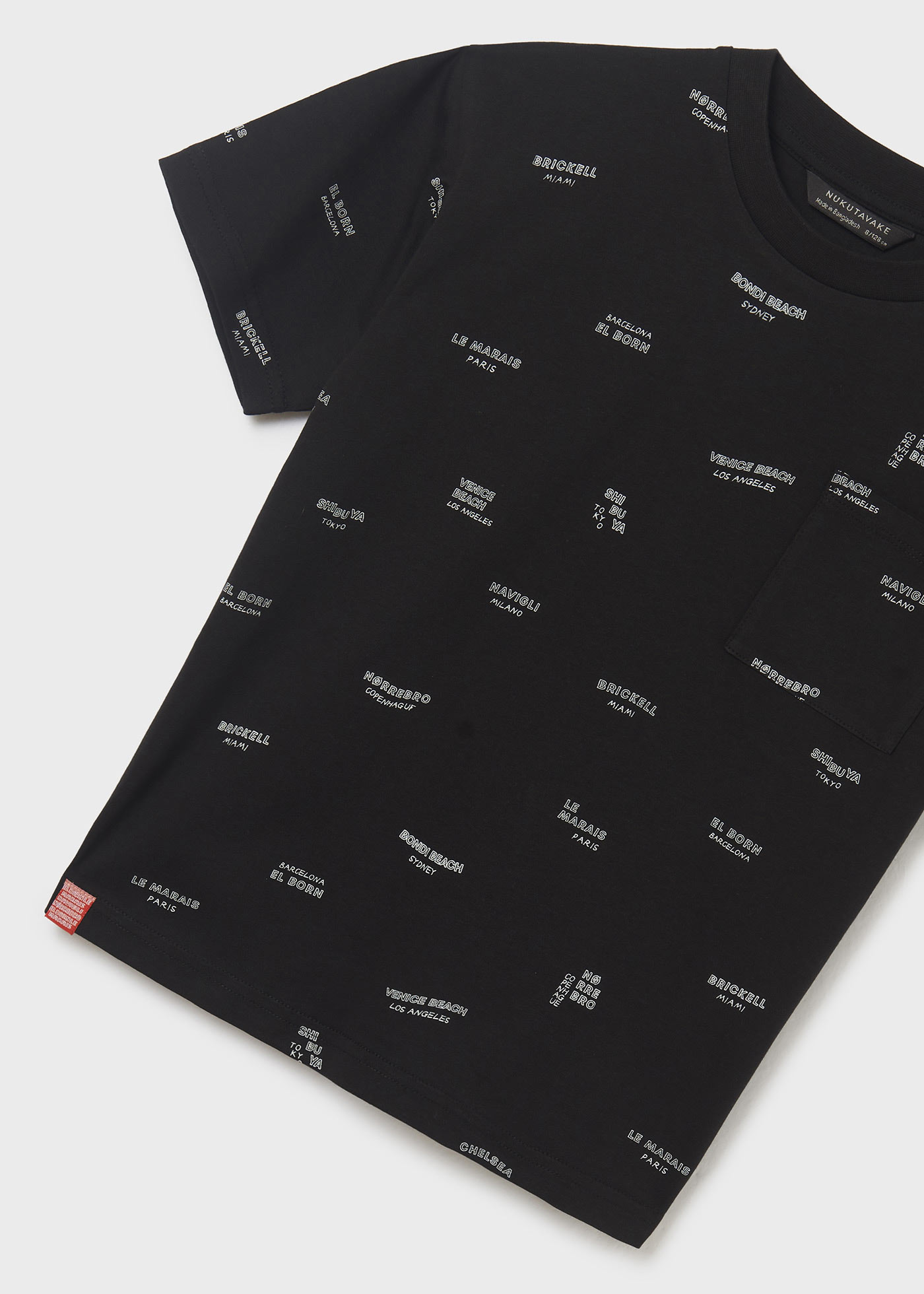 Camiseta infantil com estampa em algodão sustentável.