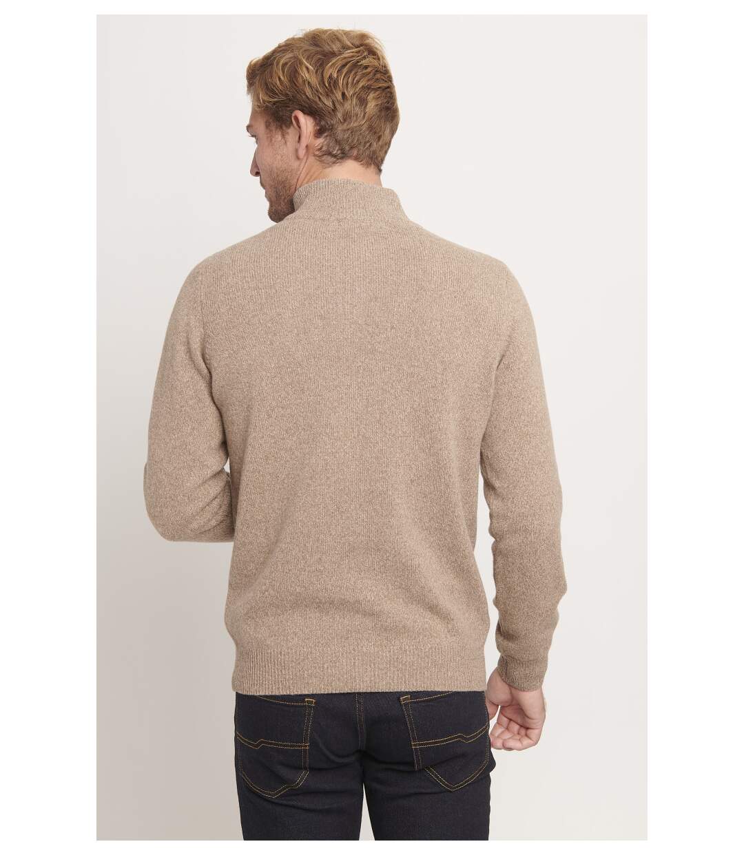 Pull col zippé bien chaud