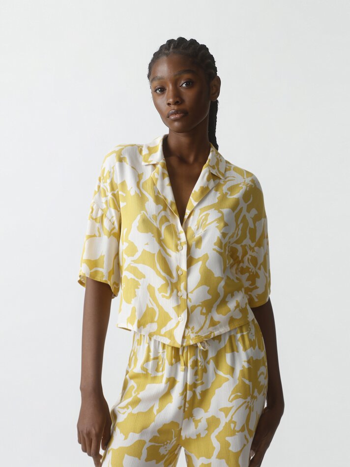 Camisa chambray cropped de manga curta - Amarela