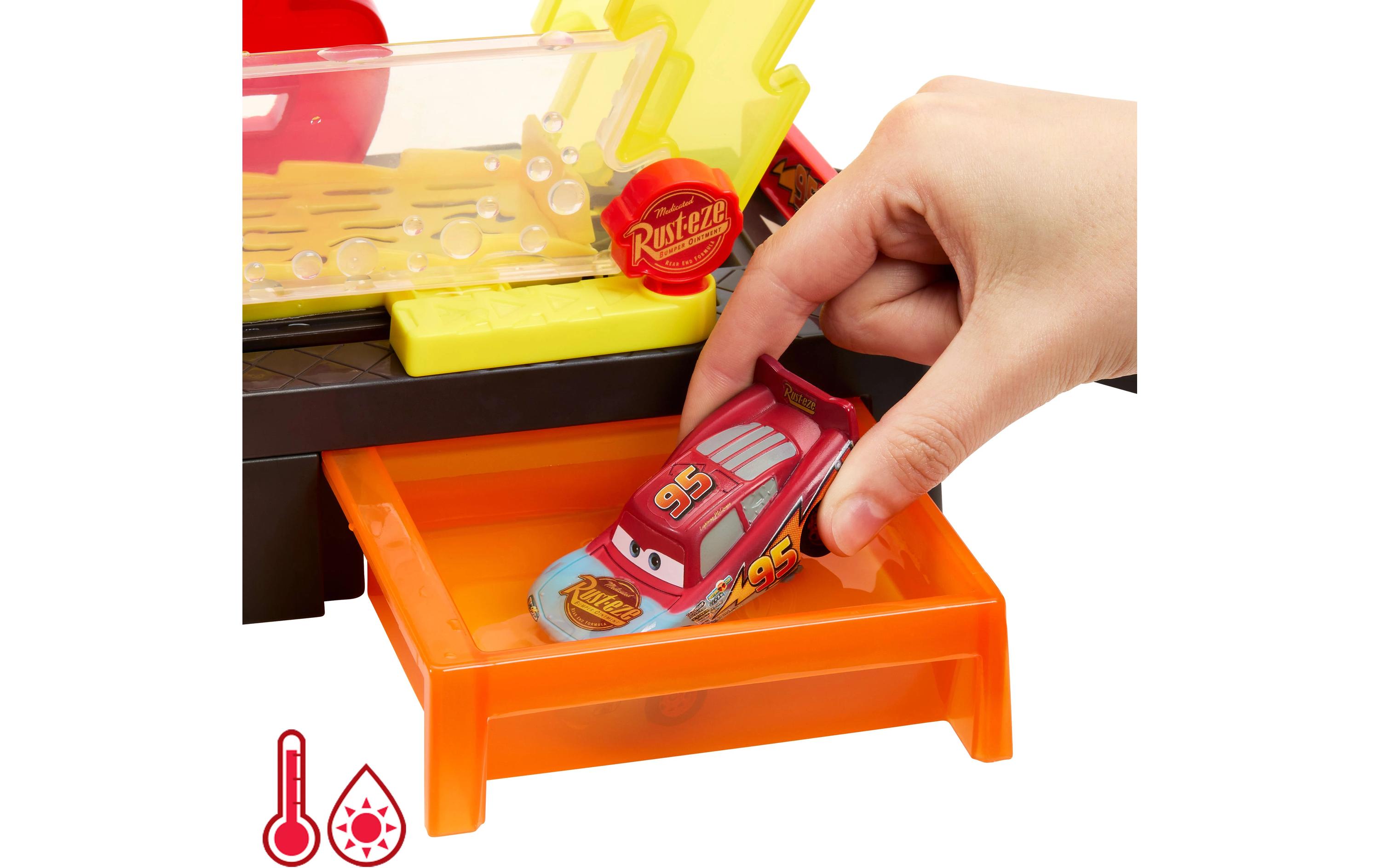 Disney Cars Autowaschanlagen-SpielsetSpielset für Rennwagen und Lightning McQueen mit Farbwechseleffekt