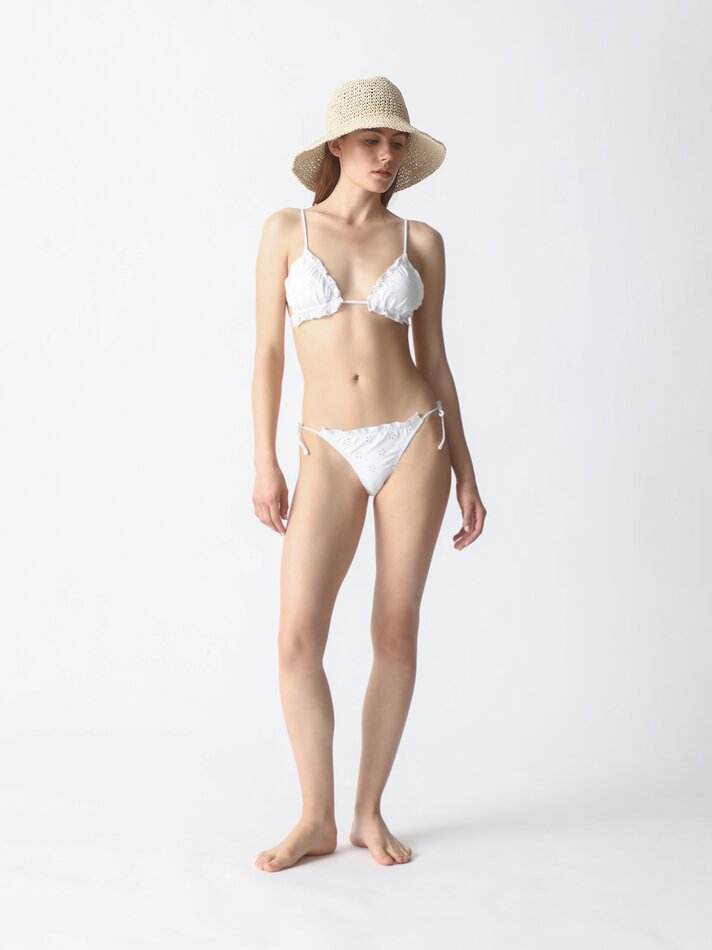Top de biquíni com bordado suíço - Branco