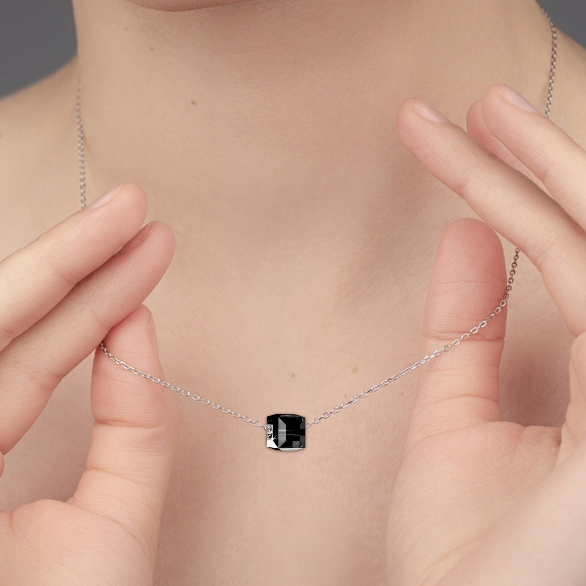 Collier orné de Cristaux scintillants SC Crystal