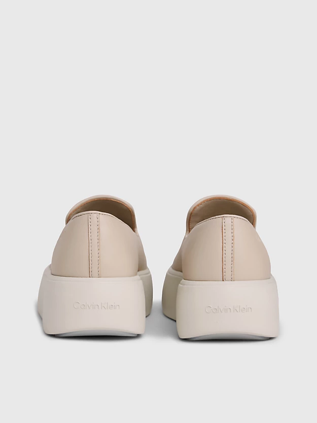 Sapatos plataforma de couro sem cadarço