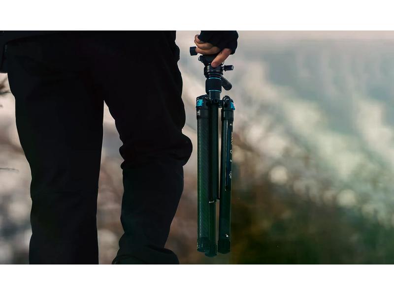Sirui Reisestativ Traveler XI Leichtes und tragbares Stativ aus Kohlefaser