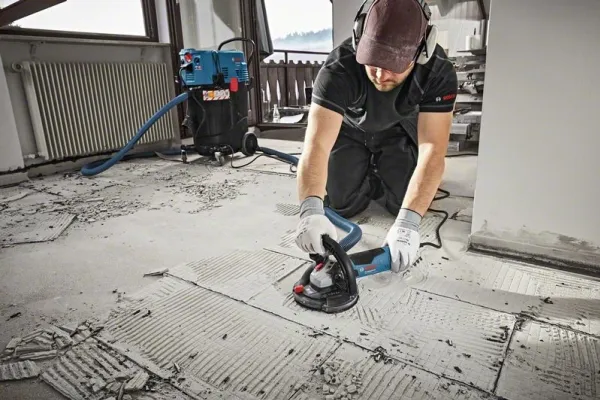 Bosch BETONSLIBER GBR 15 CAG M/SKIVE & L-BOXX