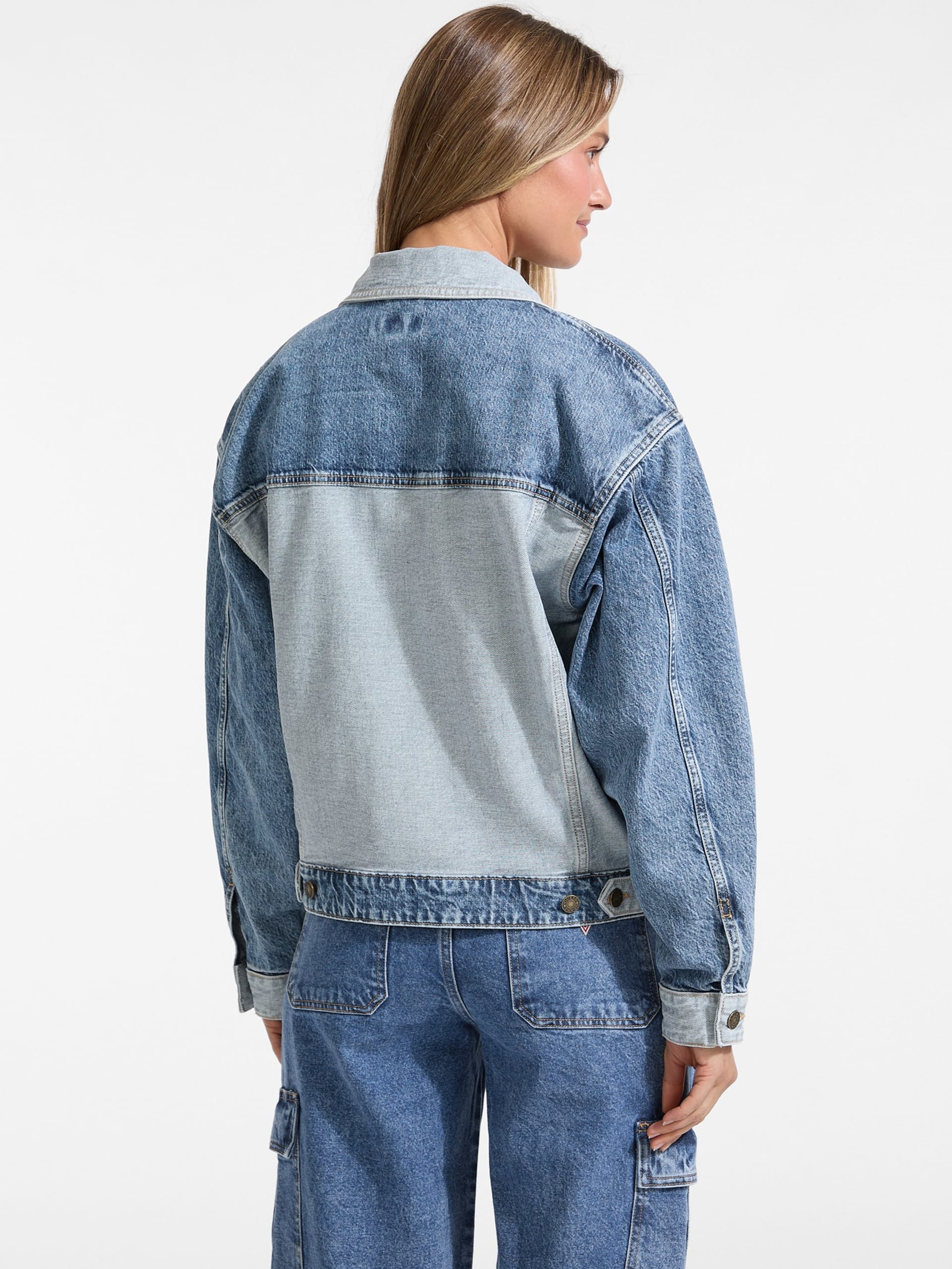 Jaqueta jeans oversized estilo caminhoneiro