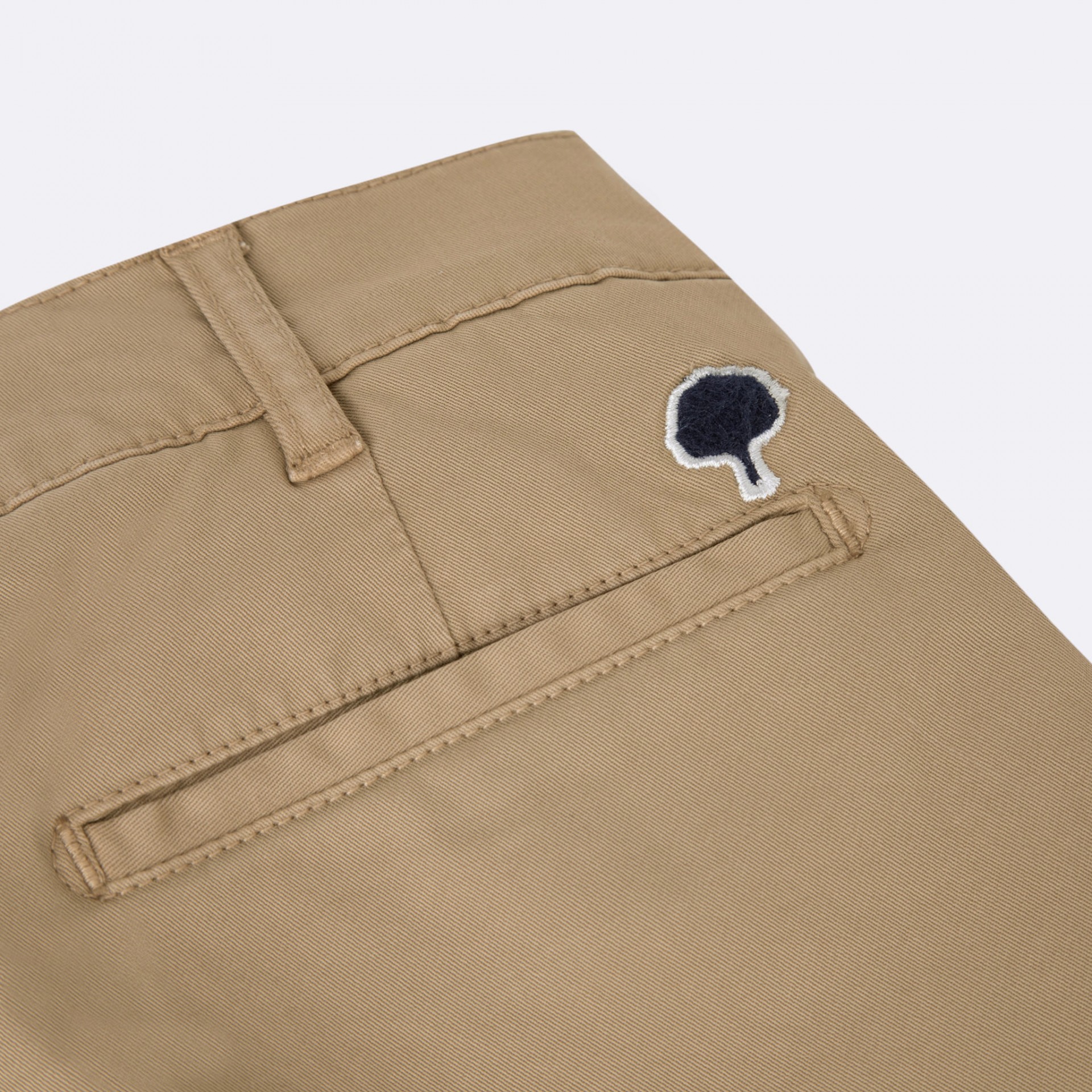 Chino sable coupe ajustée Coton organique et coton recyclé - modèle Brix