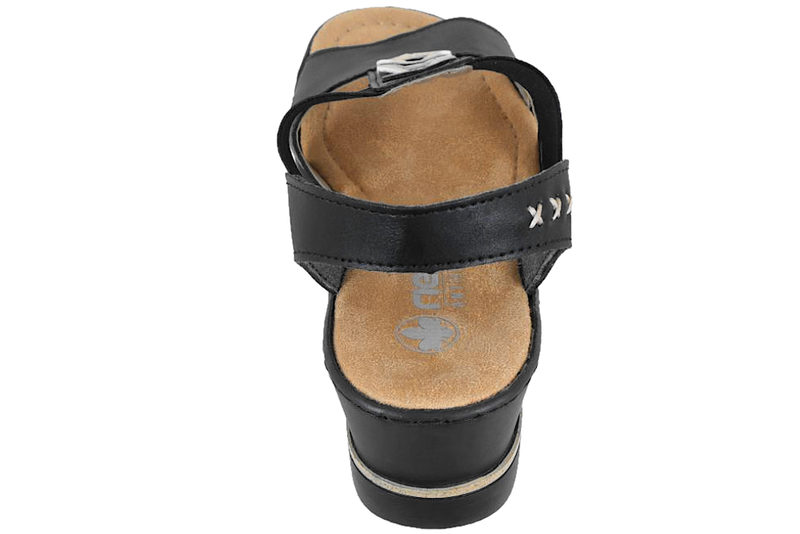 RIEKER SANDAL I SORT PU MED PLATEAUSÅL
