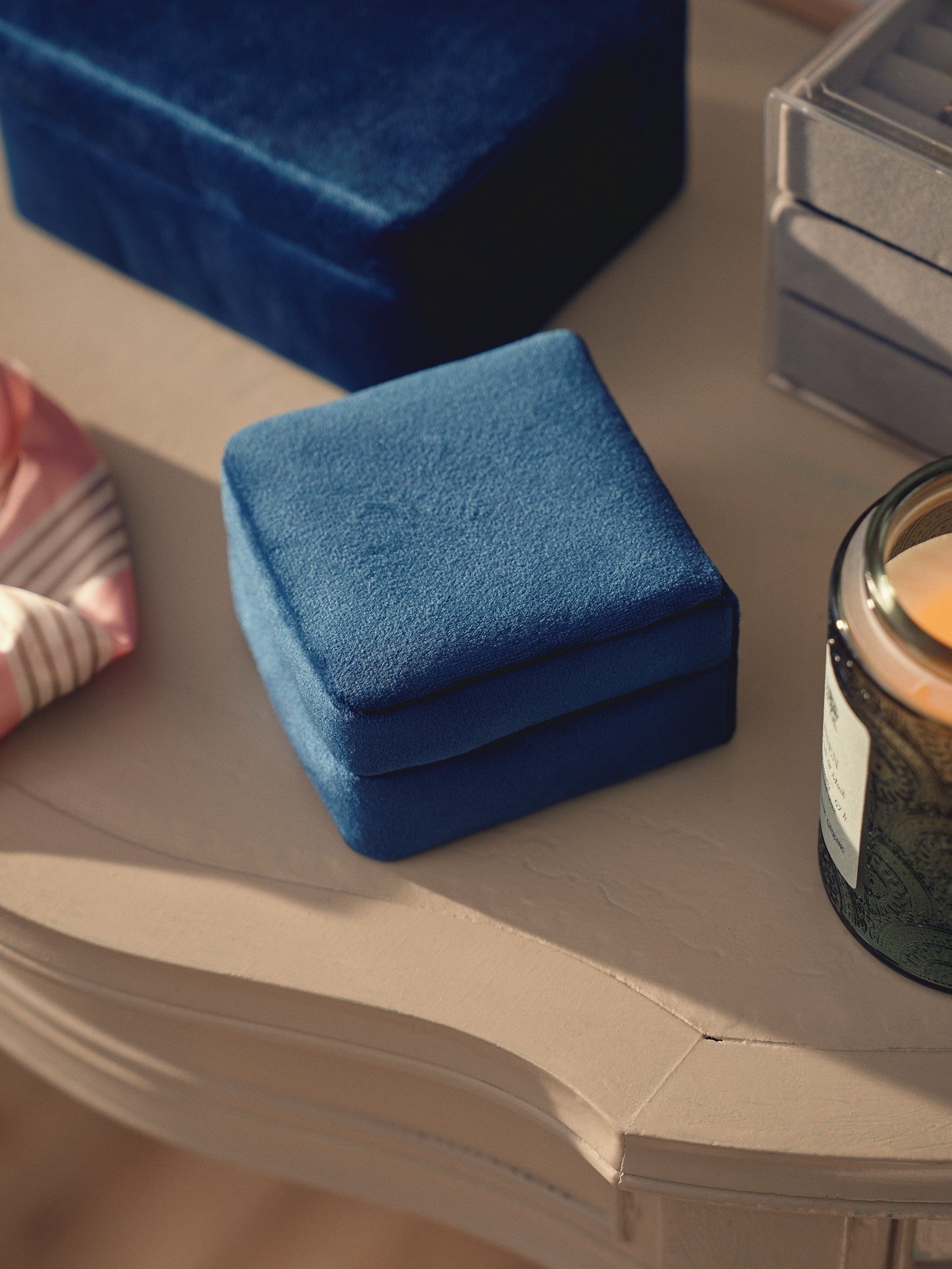 Smykkeskrin i velour | 12,5 x 16,5 x 7,5 cm. | Blue