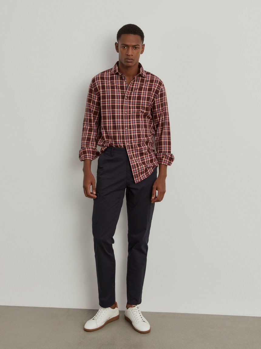 Calças chino estilo cargo slim fit