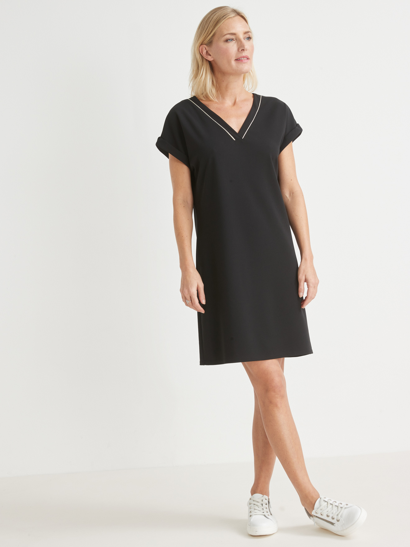 Robe housse encolure V