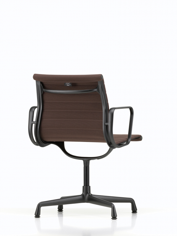 Vitra Aluminium Chair EA 104 bureaustoel zwart onderstel Hopsak 66