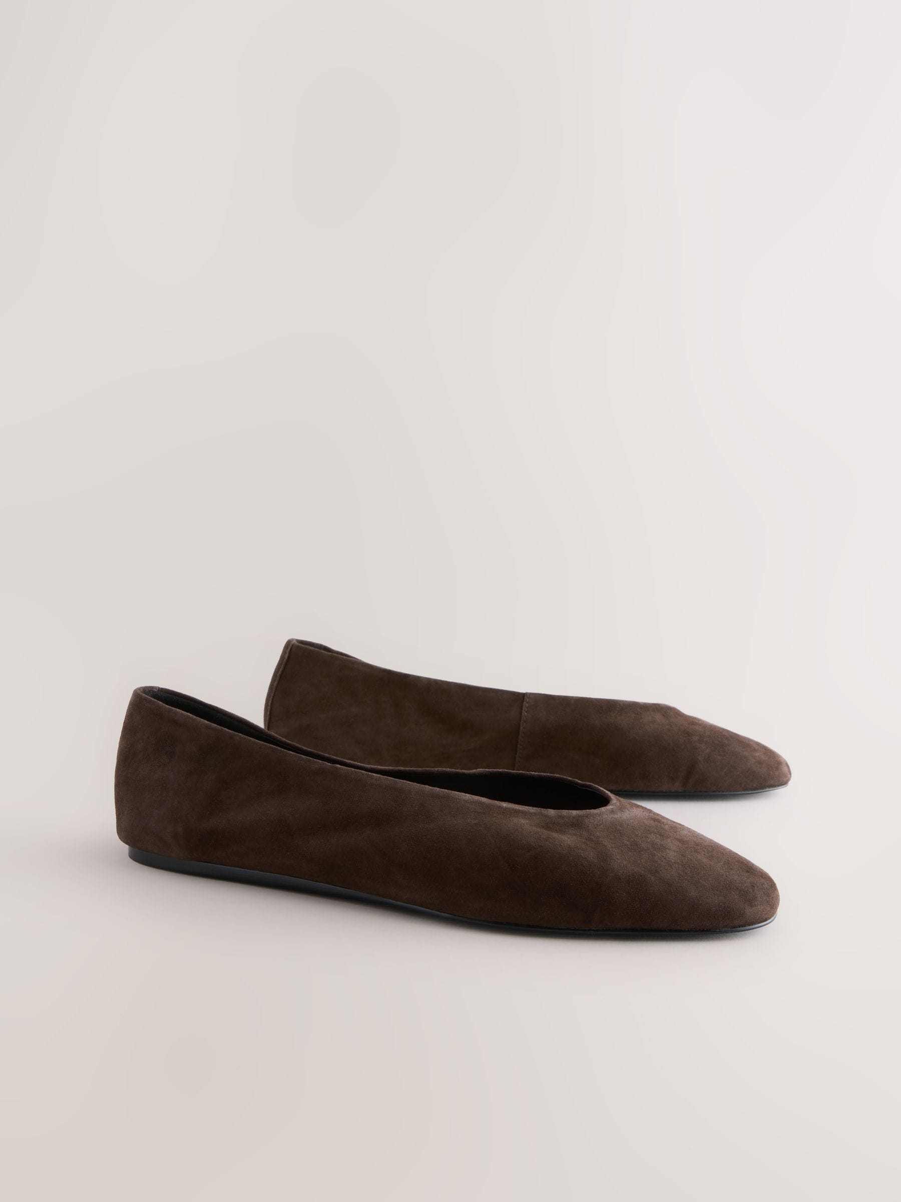 Chocoladebruin suède - Leren ballerina met ronde neus
