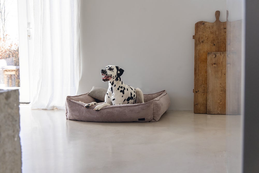 Designed by Lotte hondenmand Ribbed roze 95 x 80 x 23 cm