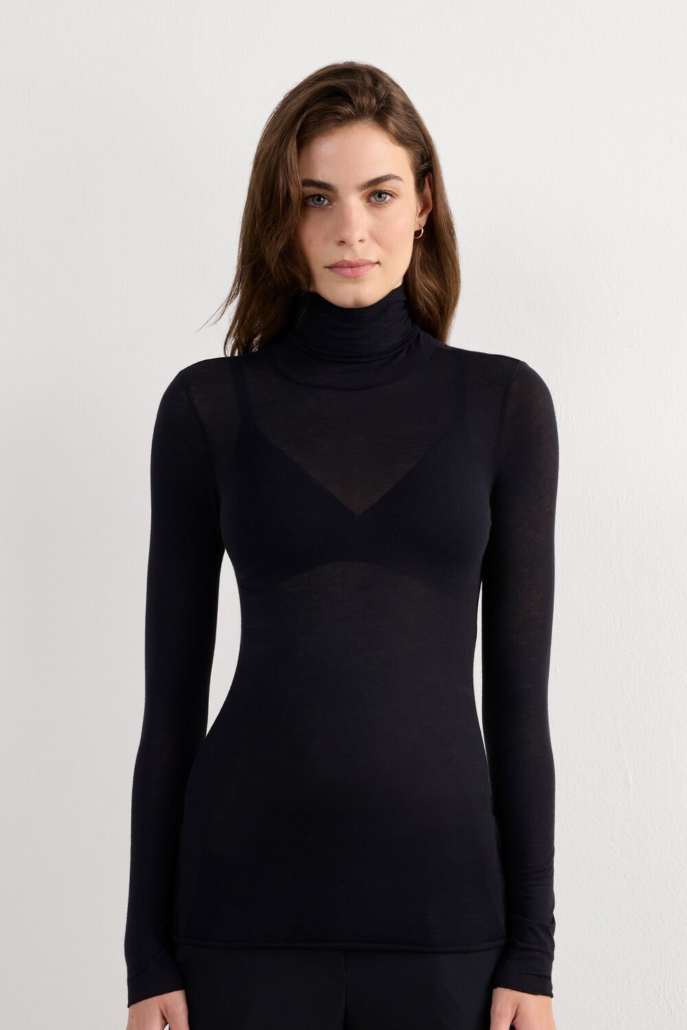 Blusa ultraleve de gola alta em modal e cashmere