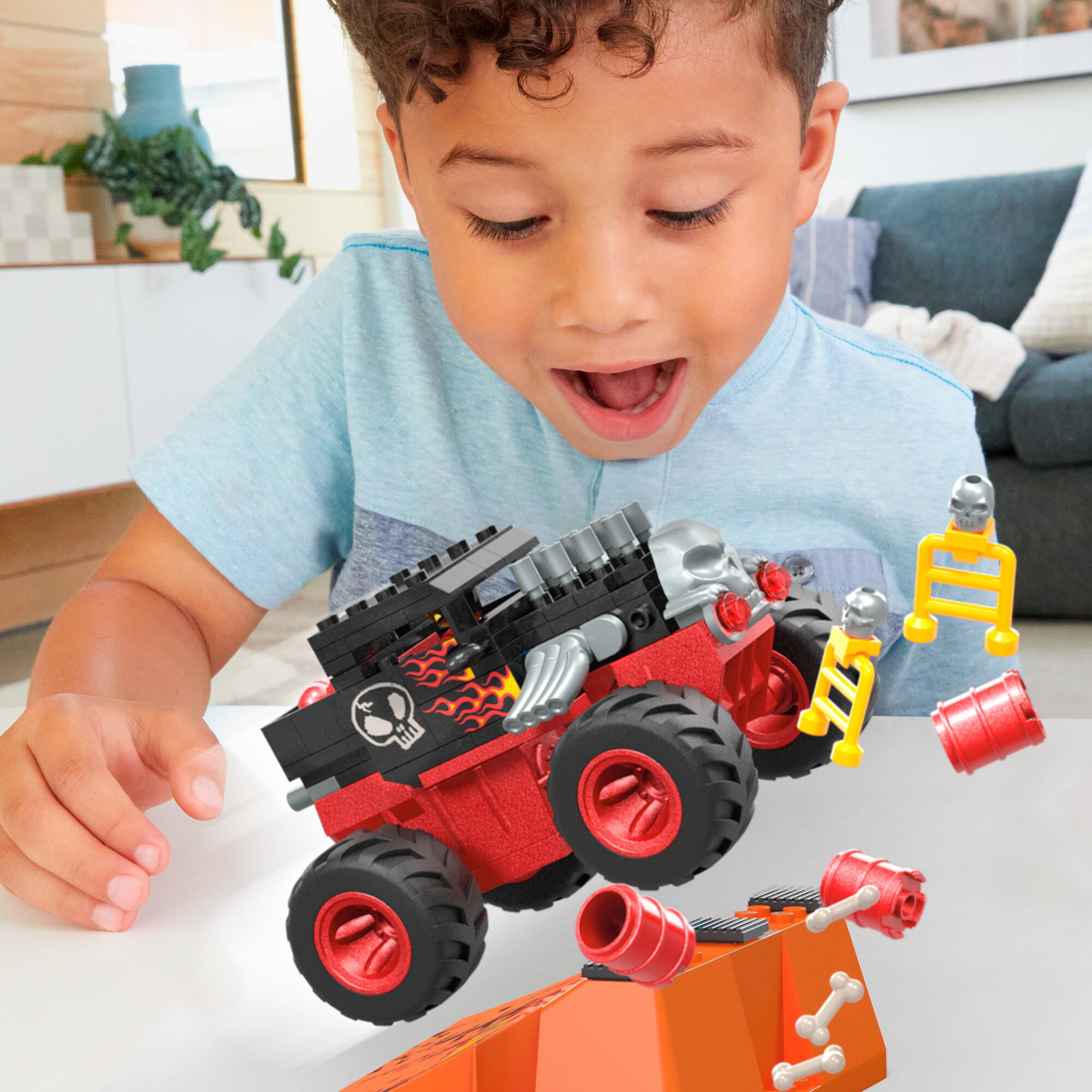 Mattel Spielfahrzeug Monster Trucks Bone Shaker Crash Set