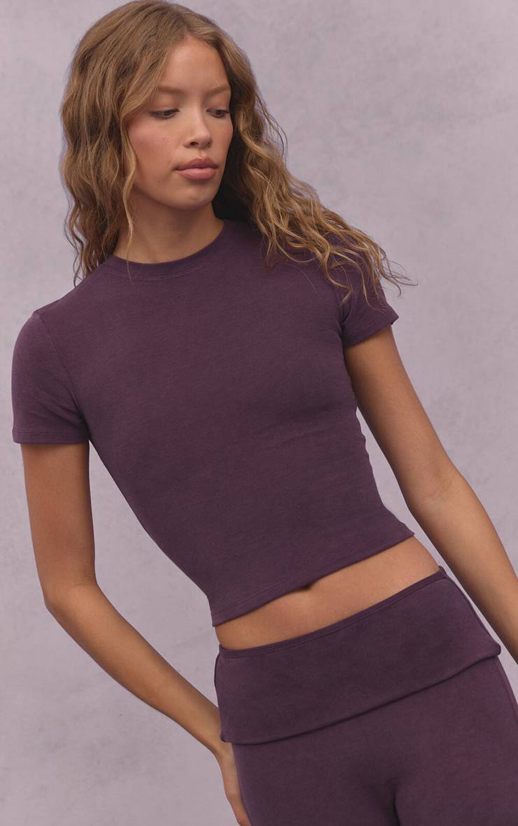Dark Plum Haut Ajusté À Manches Courtes En Coton Doux