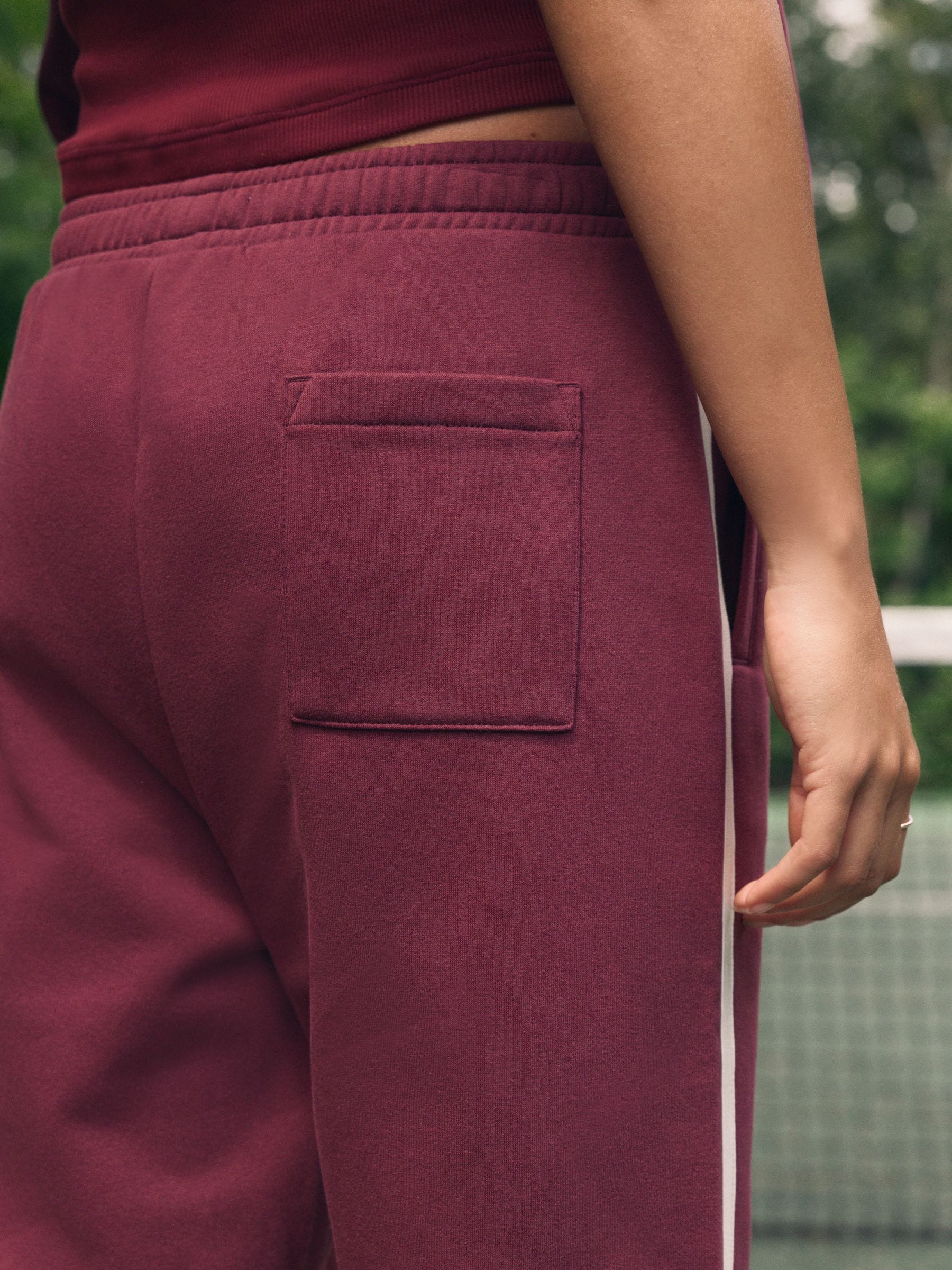 Bordeauxrood - self. Joggingbroek met wijde pijpen