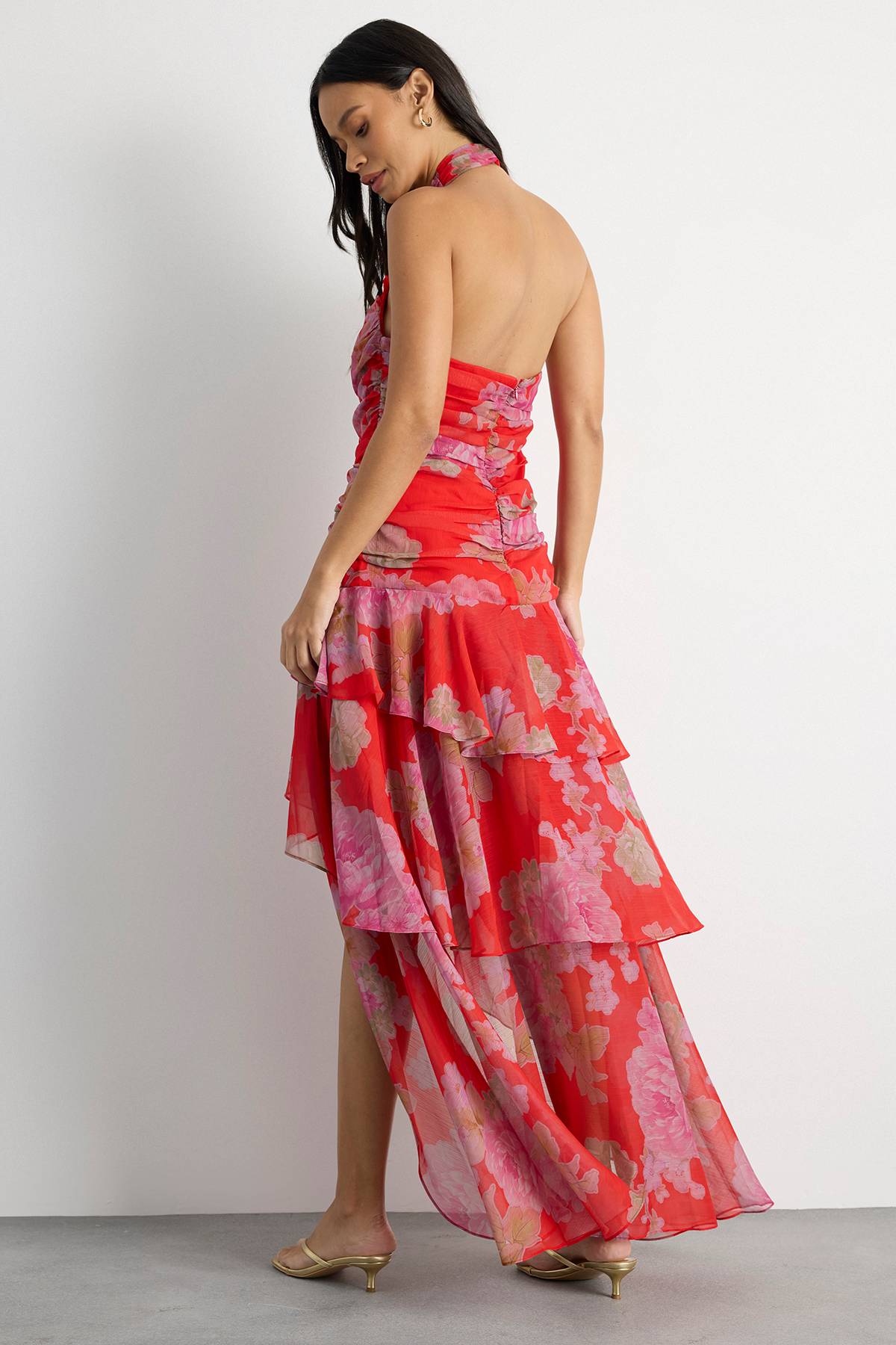 Warehouse Robe À Imprimé Floral Col Licou Ourlet Asymétrique À Volants