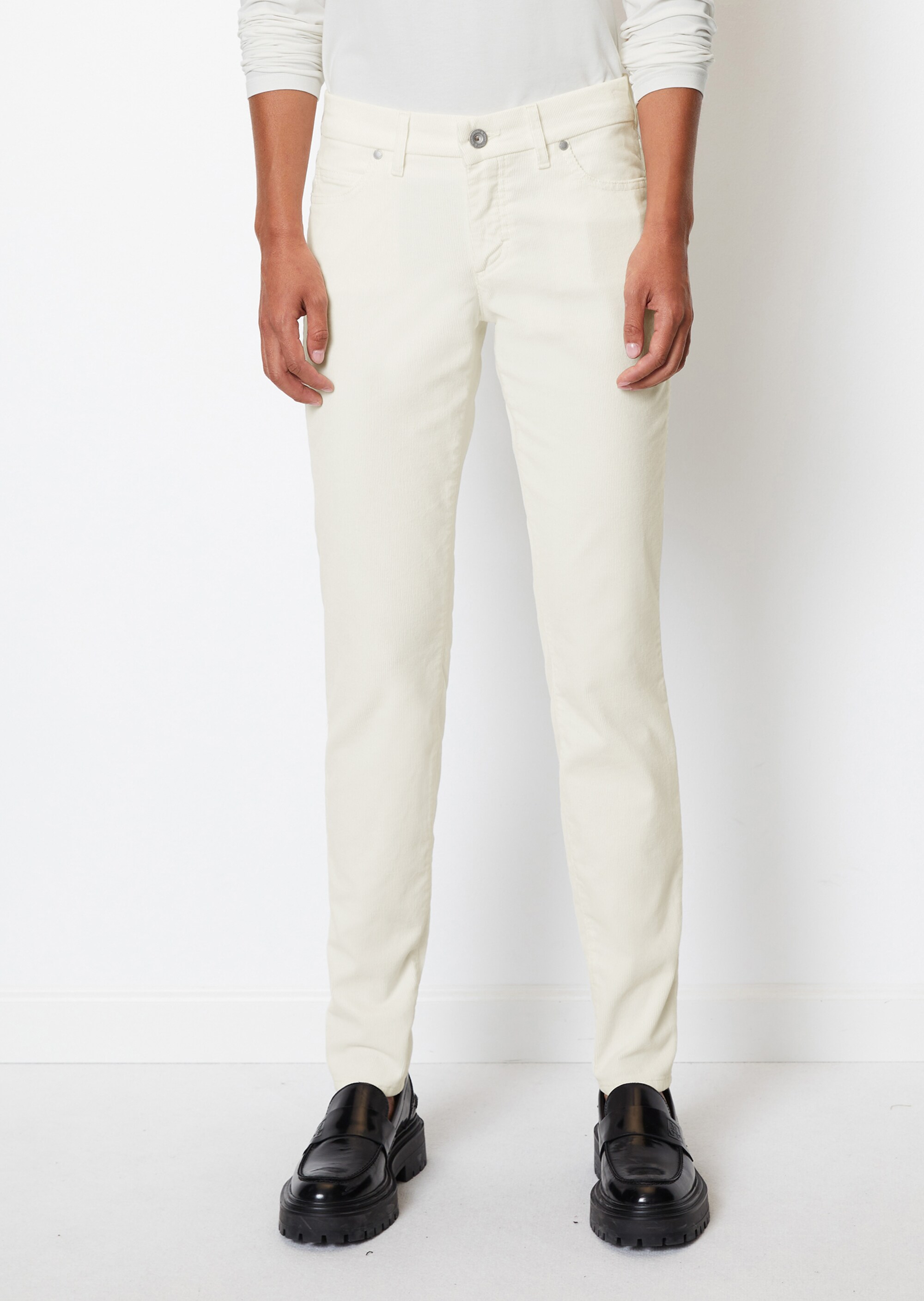 Cordhose Modell ALBY slim aus Organic Cotton-Stretch