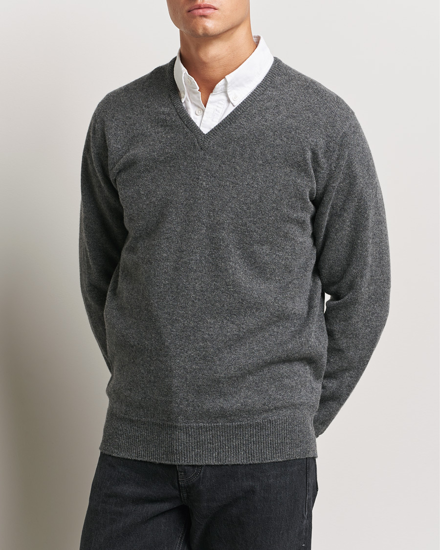 William Lockie Rob Lambswool V-Neck Cliff